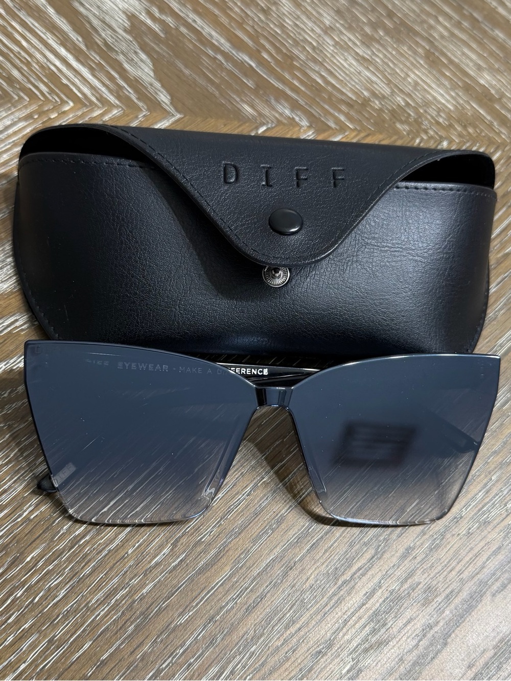DIFF Eyewear Goldie Sunglasses